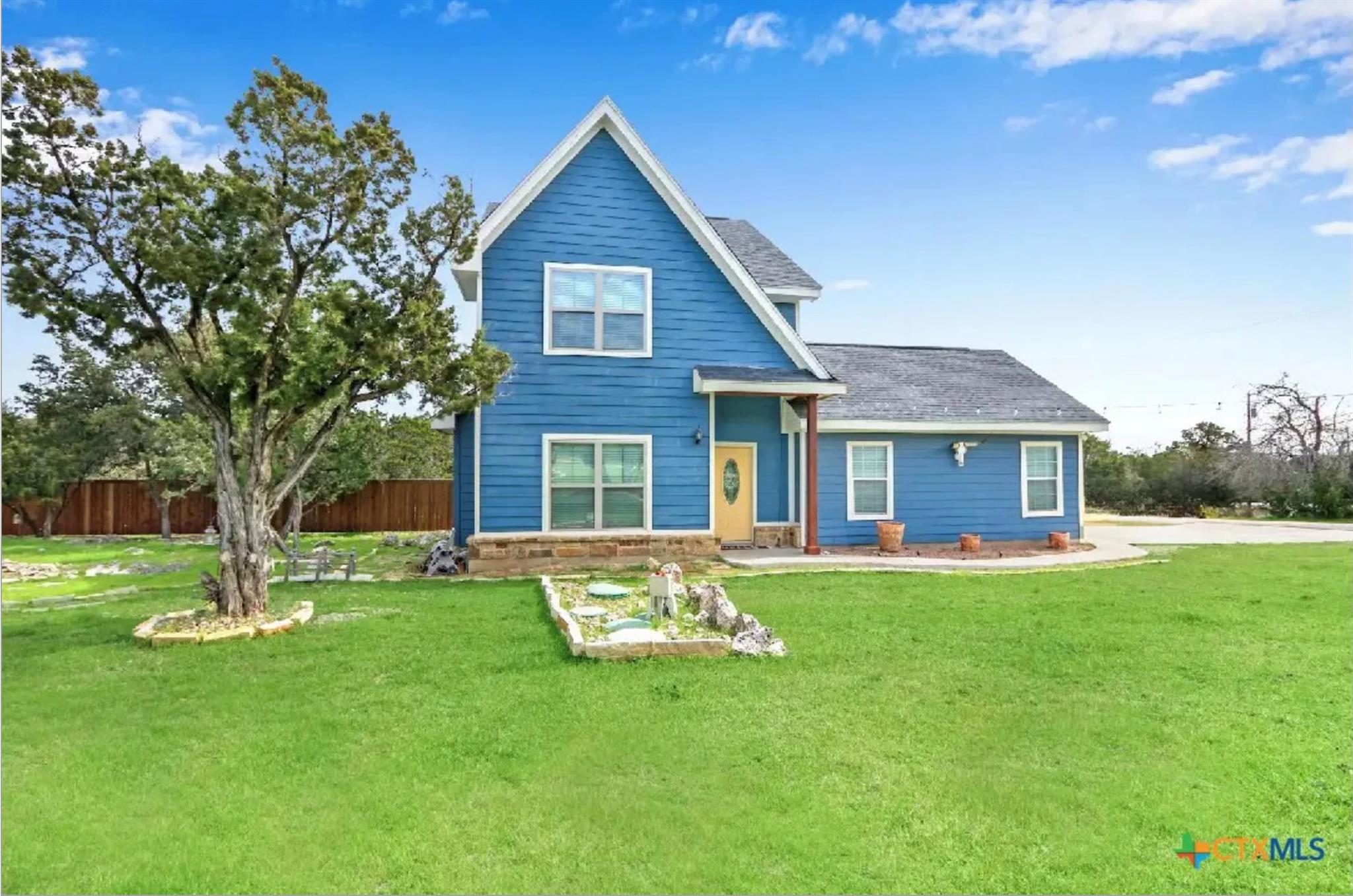 1009 EAGLE FLIGHT DR Dr, Canyon Lake, TX 78133