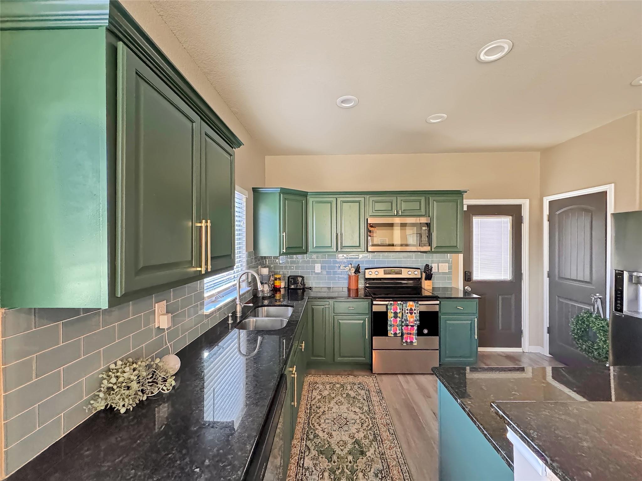 1009 EAGLE FLIGHT DR Dr, Canyon Lake, TX 78133