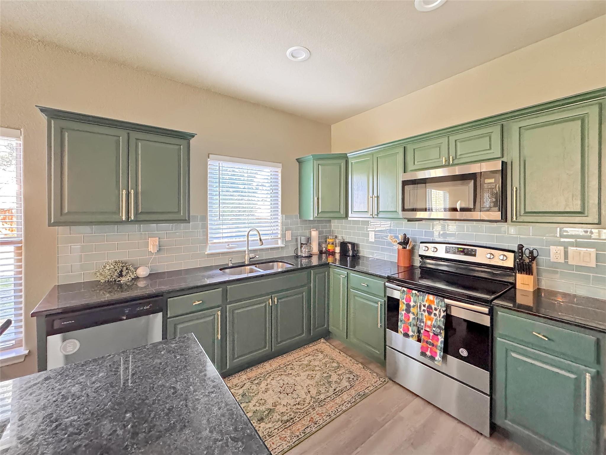 1009 EAGLE FLIGHT DR Dr, Canyon Lake, TX 78133