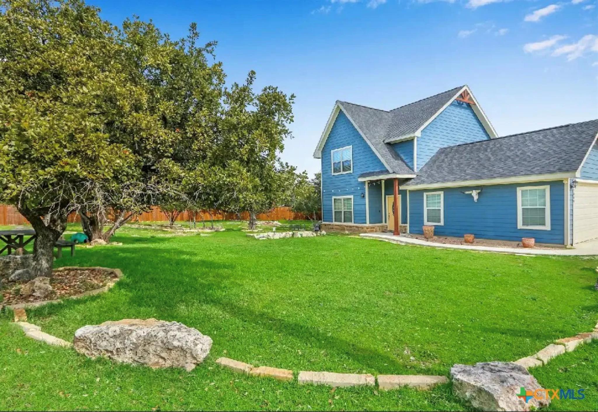 1009 EAGLE FLIGHT DR Dr, Canyon Lake, TX 78133