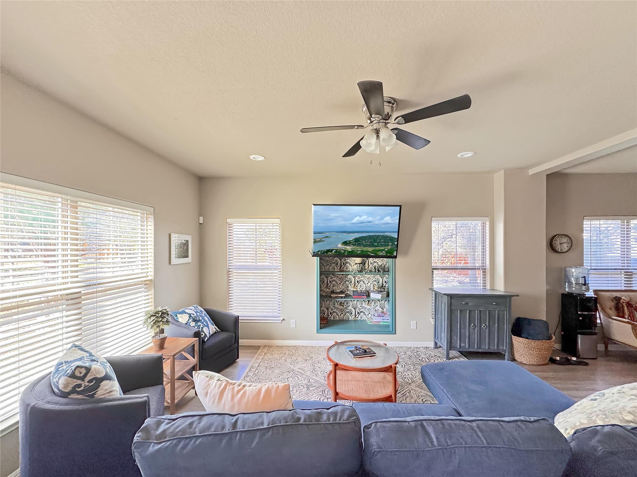 1009 EAGLE FLIGHT DR Dr, Canyon Lake, TX 78133