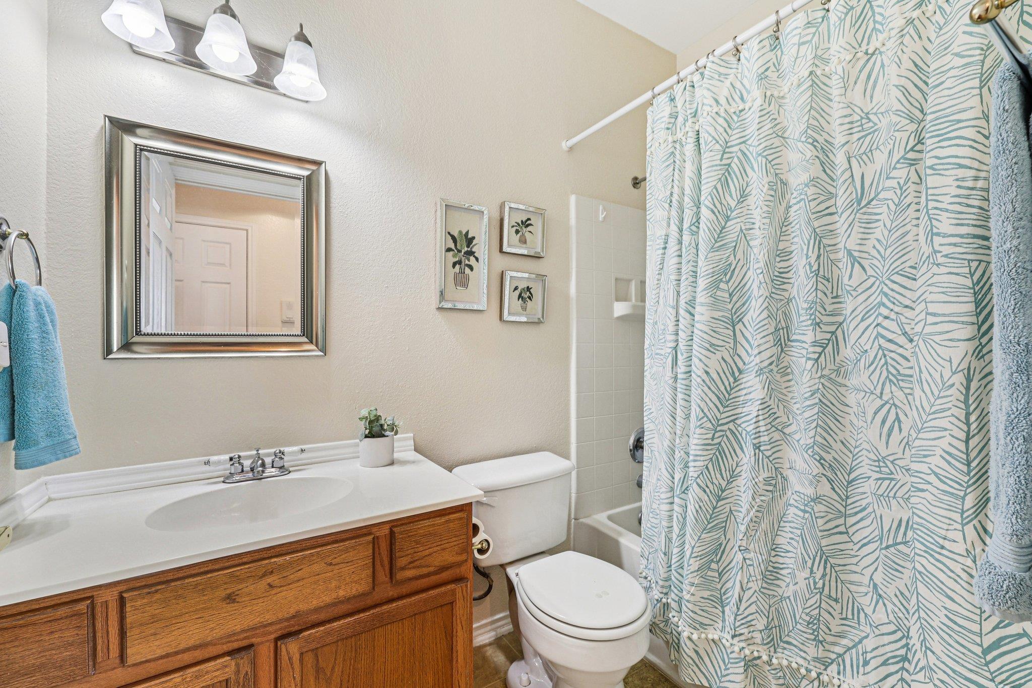 323 Crockett Loop, Georgetown, TX 78633