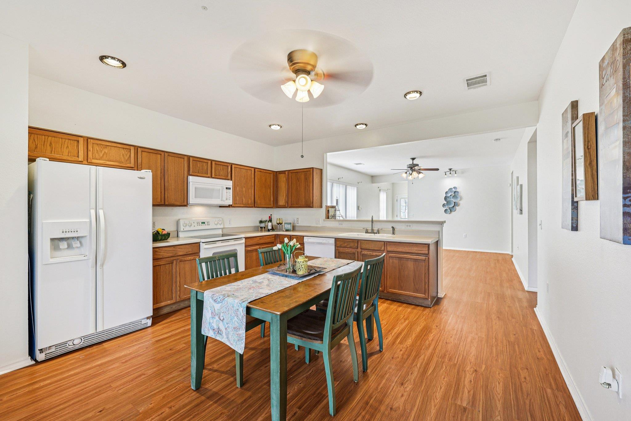 323 Crockett Loop, Georgetown, TX 78633