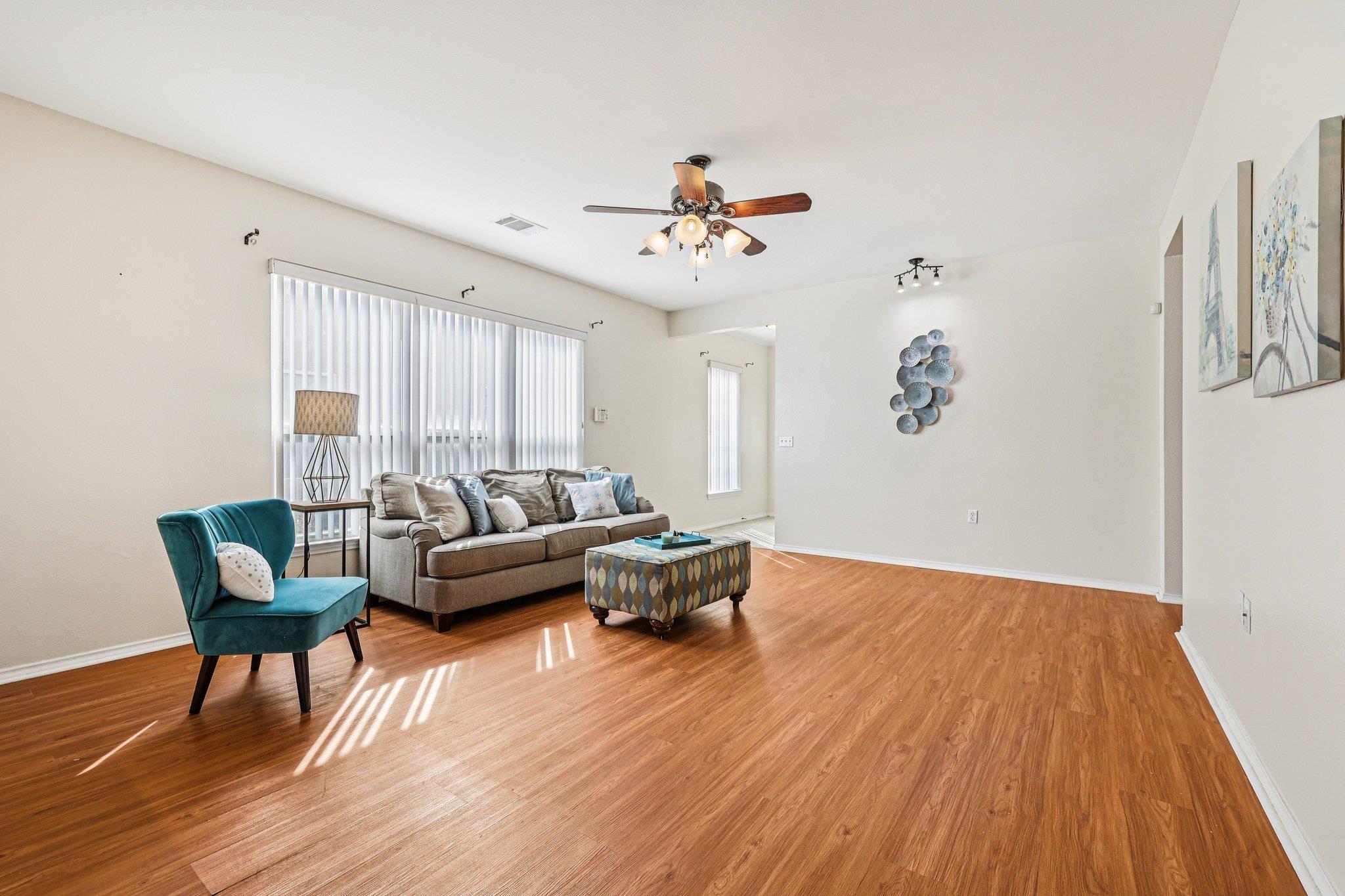 323 Crockett Loop, Georgetown, TX 78633