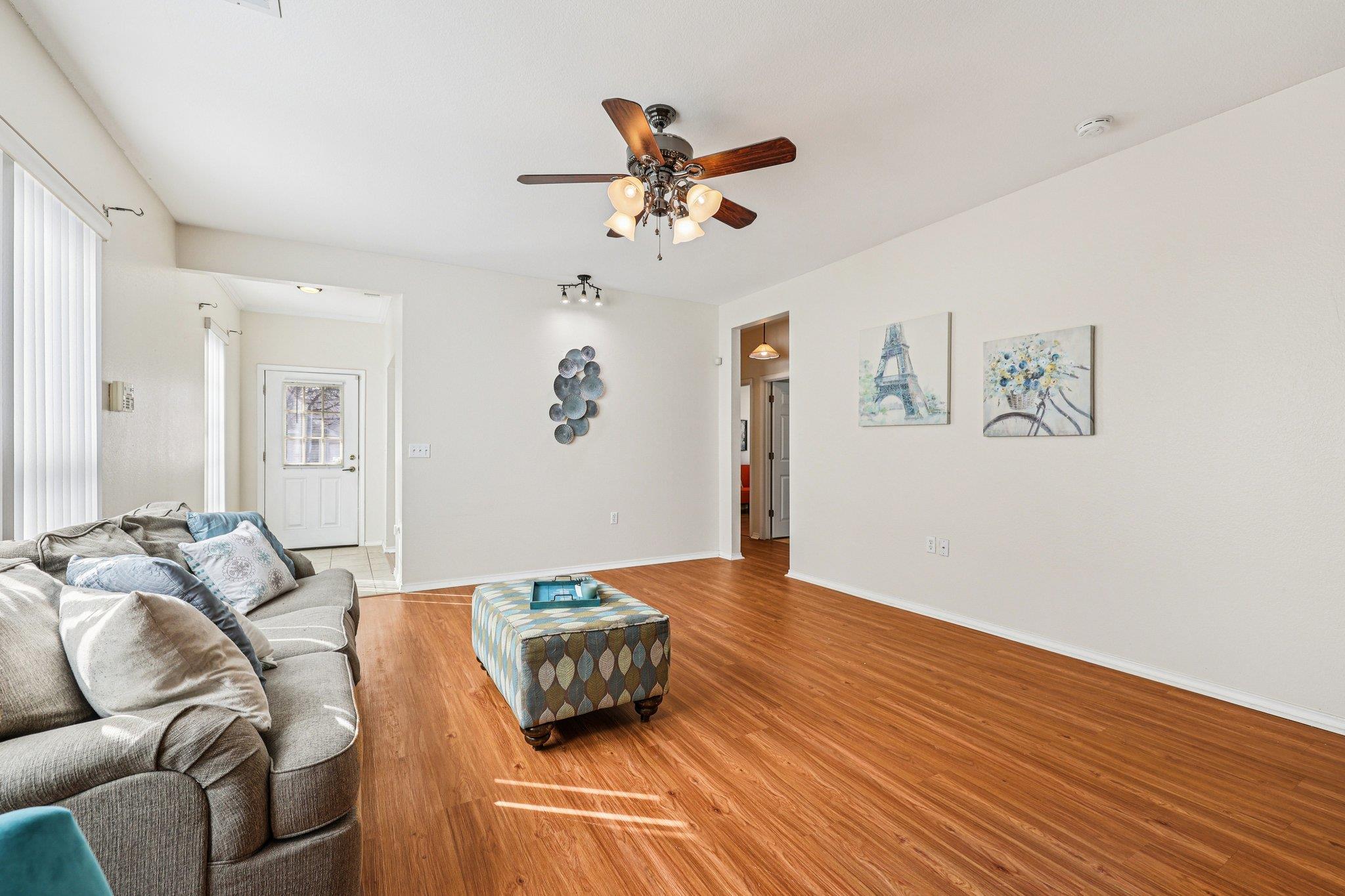 323 Crockett Loop, Georgetown, TX 78633