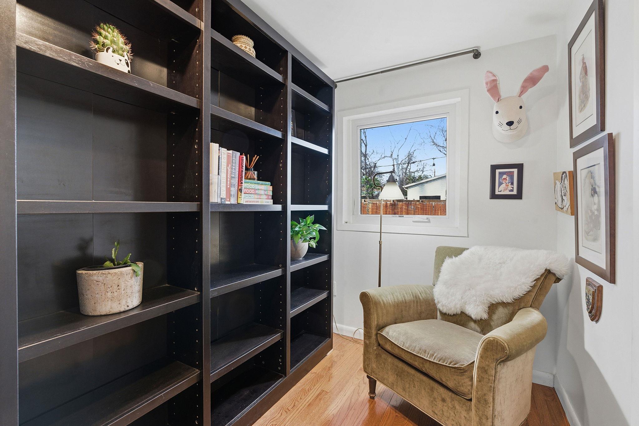 912 E 55th 1/2 St, Austin, TX 78751