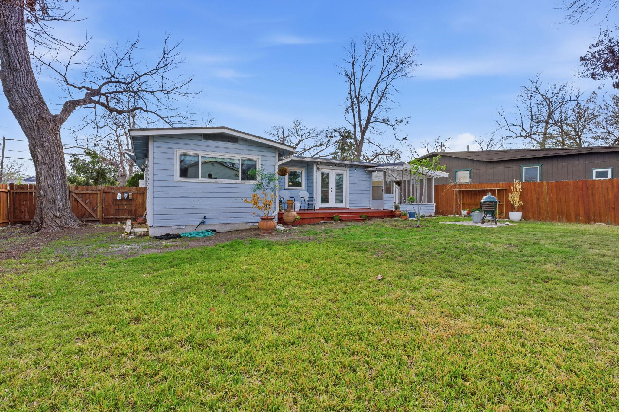 912 E 55th 1/2 St, Austin, TX 78751