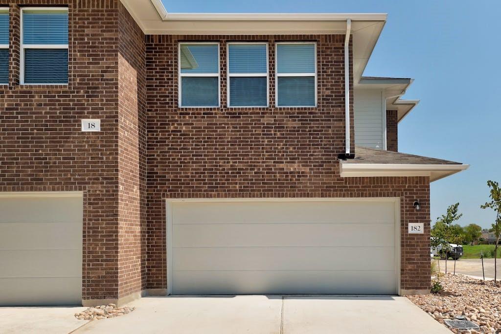 605 W South St # 182, Leander, TX 78641