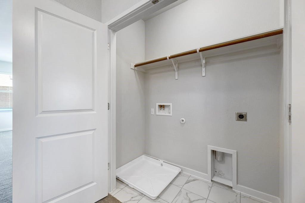 605 W South St # 182, Leander, TX 78641