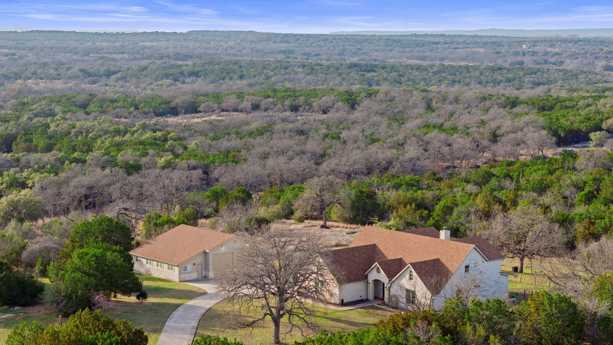 120 Oak Meadow Trl, Spicewood, TX 78669