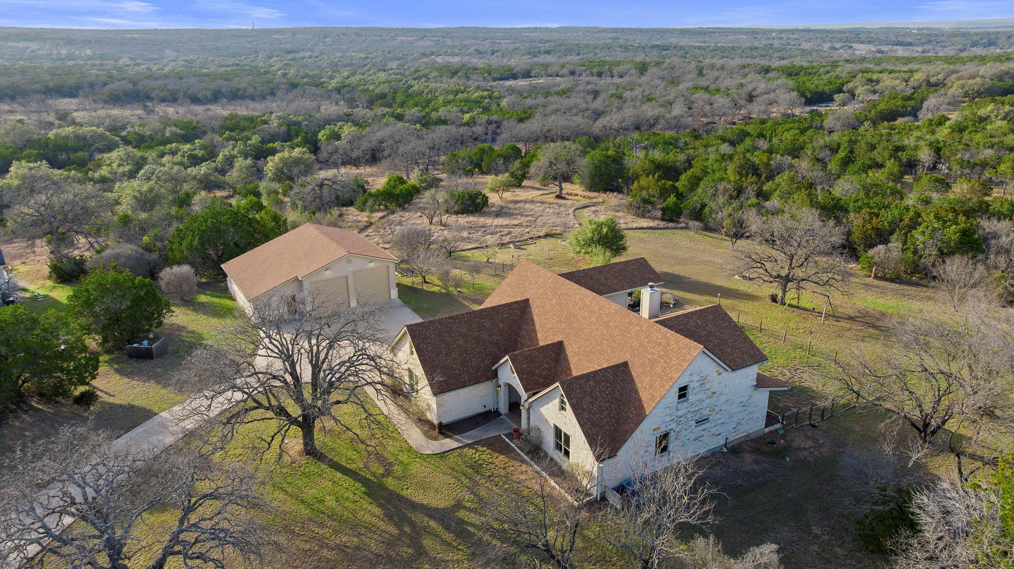 120 Oak Meadow Trl, Spicewood, TX 78669