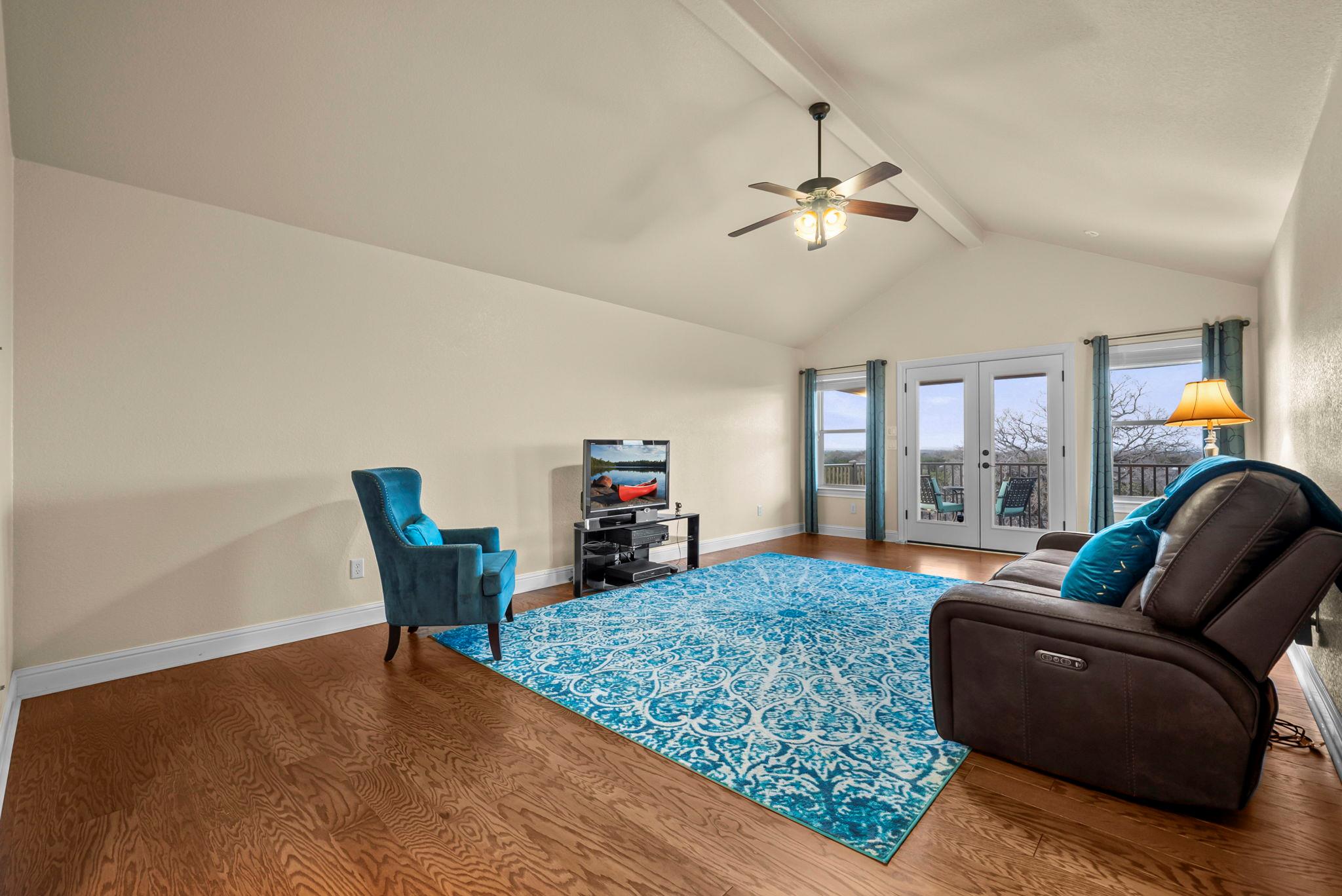 120 Oak Meadow Trl, Spicewood, TX 78669