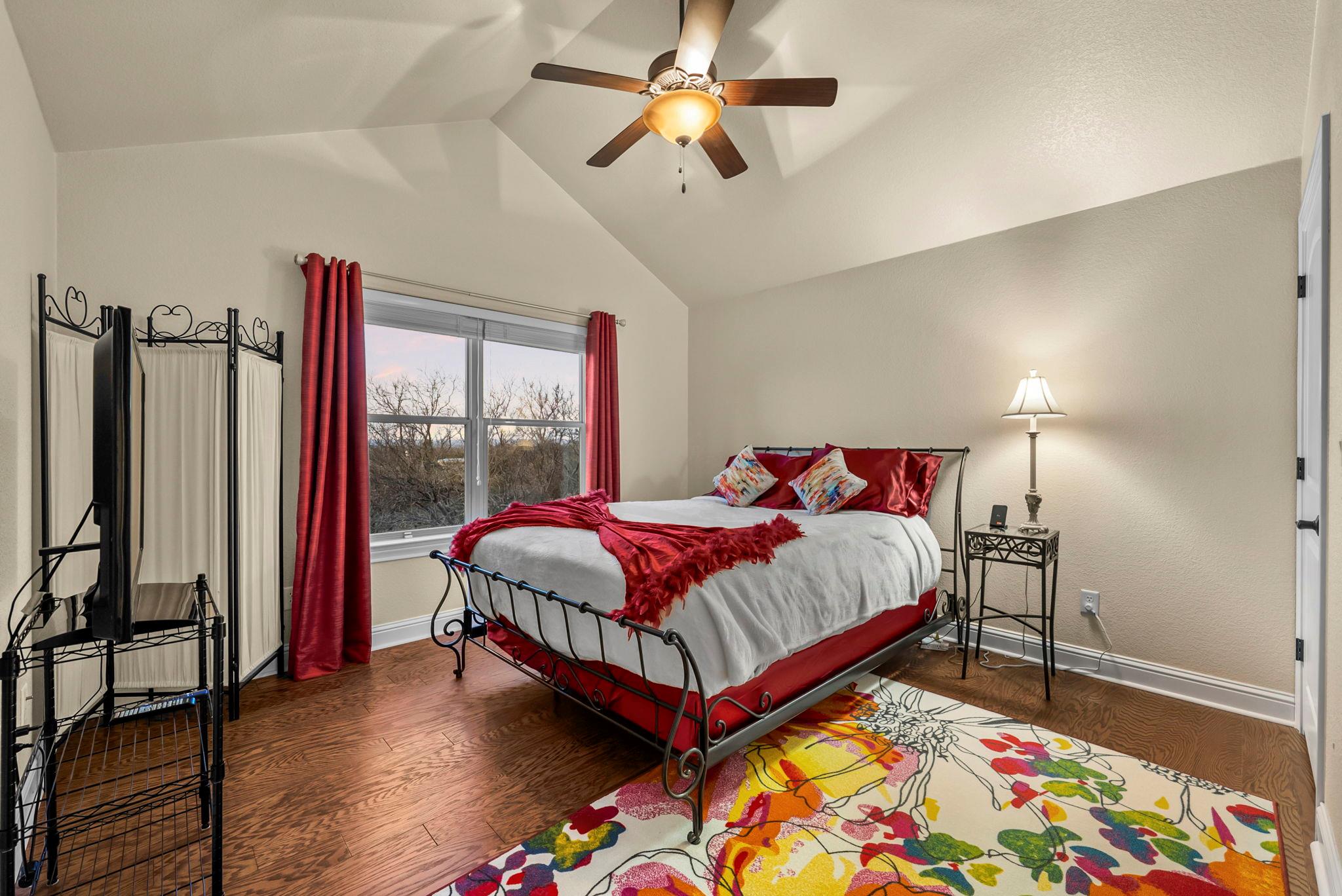 120 Oak Meadow Trl, Spicewood, TX 78669