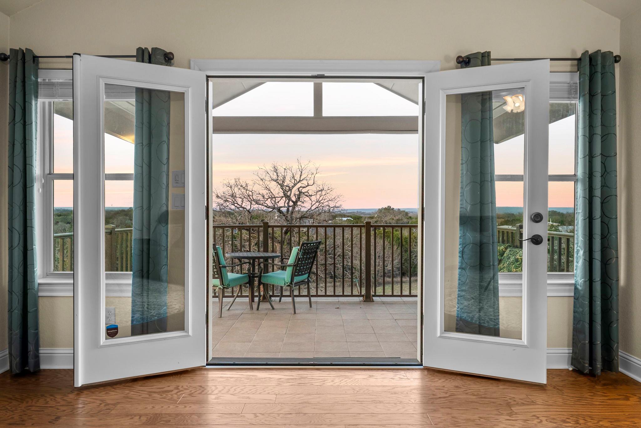 120 Oak Meadow Trl, Spicewood, TX 78669