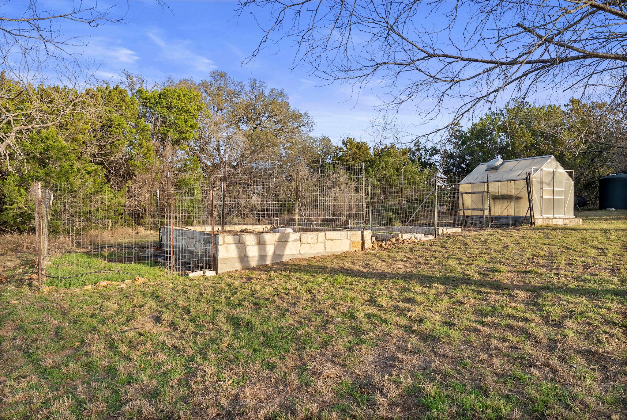 120 Oak Meadow Trl, Spicewood, TX 78669