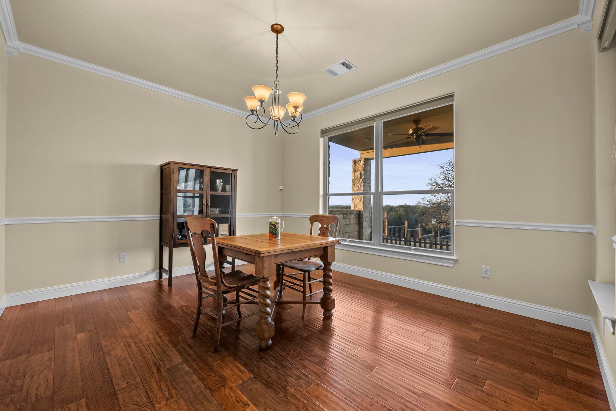 120 Oak Meadow Trl, Spicewood, TX 78669