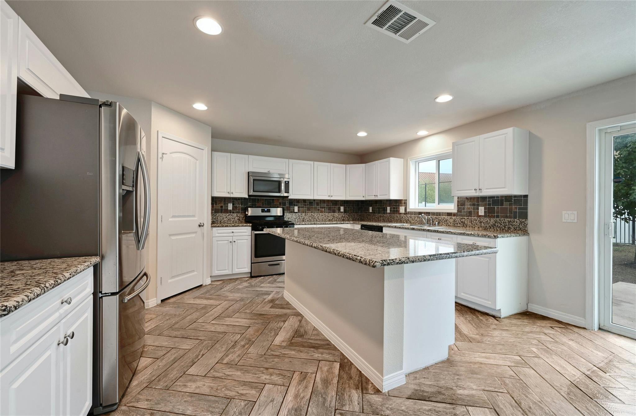 11121 Mickelson Dr, Austin, TX 78747