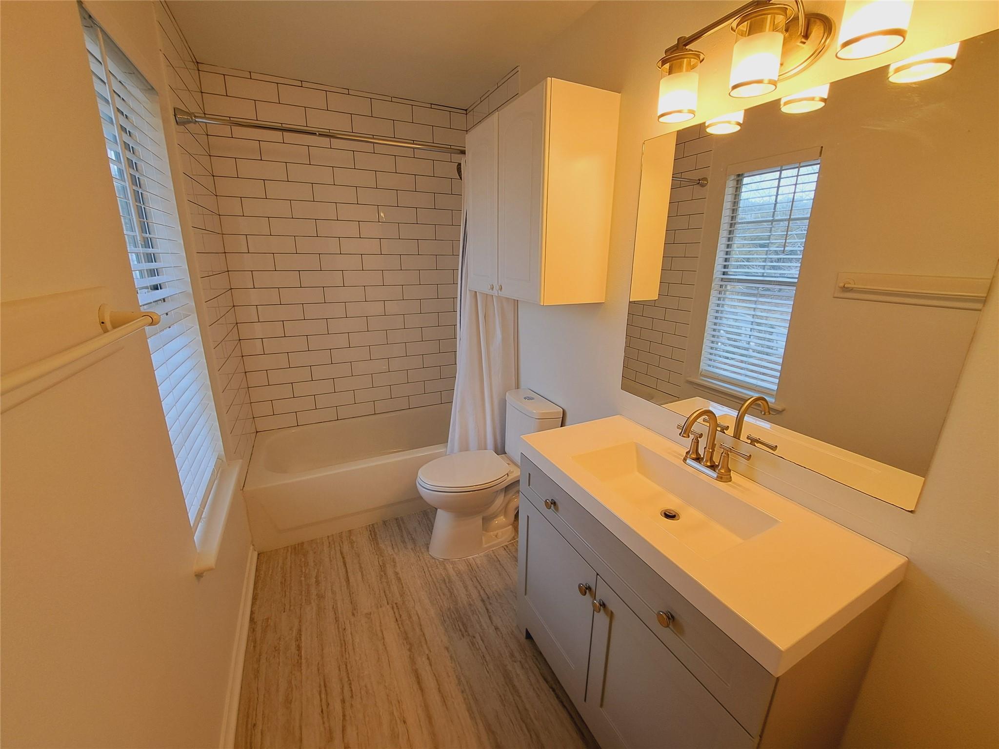 6703 Hill Oaks Dr # A, Austin, TX 78749