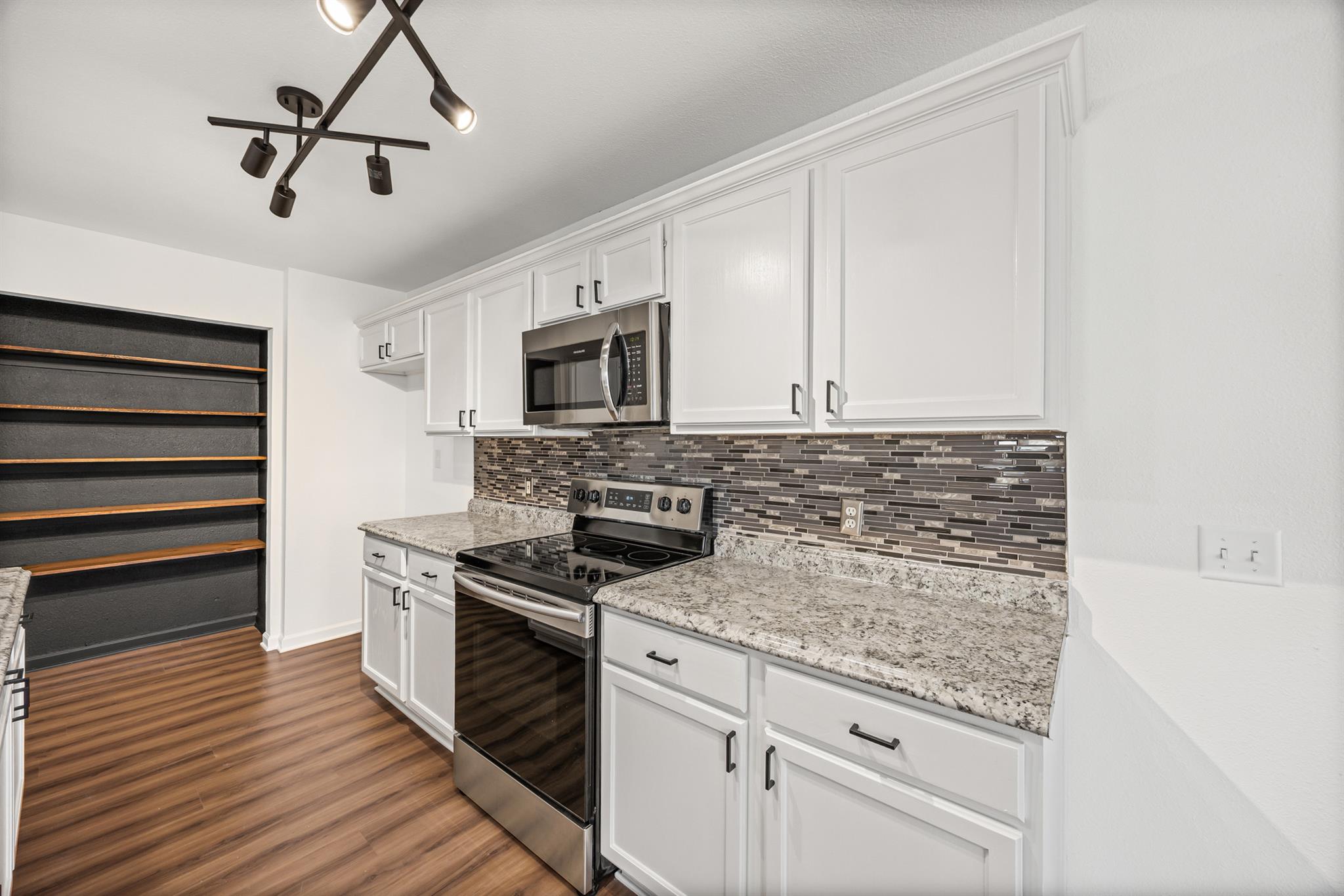 117 High Point Blvd, Cedar Creek, TX 78612