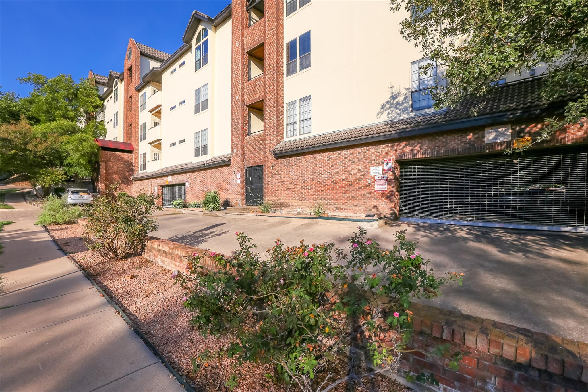 3001 Cedar St # A-208, Austin, TX 78705