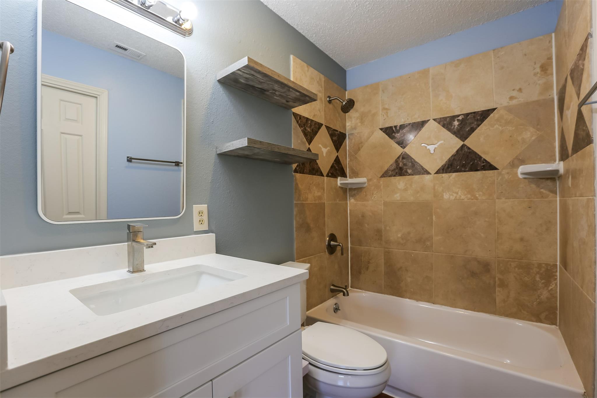 3001 Cedar St # A-208, Austin, TX 78705