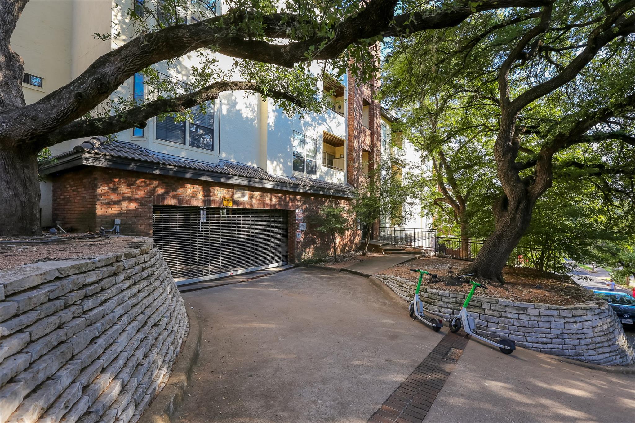 3001 Cedar St # A-208, Austin, TX 78705