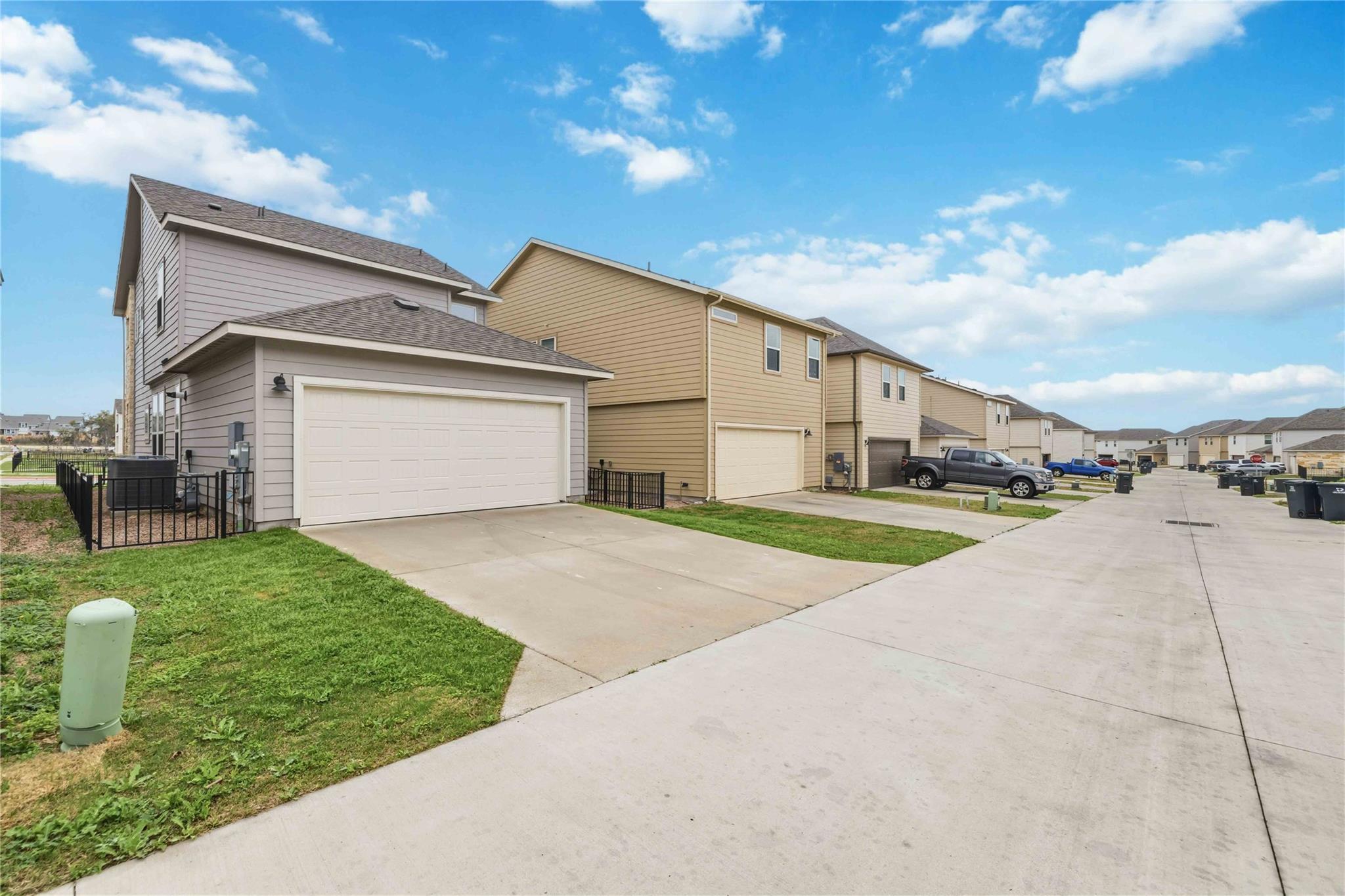 272 Lost Mine Peak Ln, Dripping Springs, TX 78620