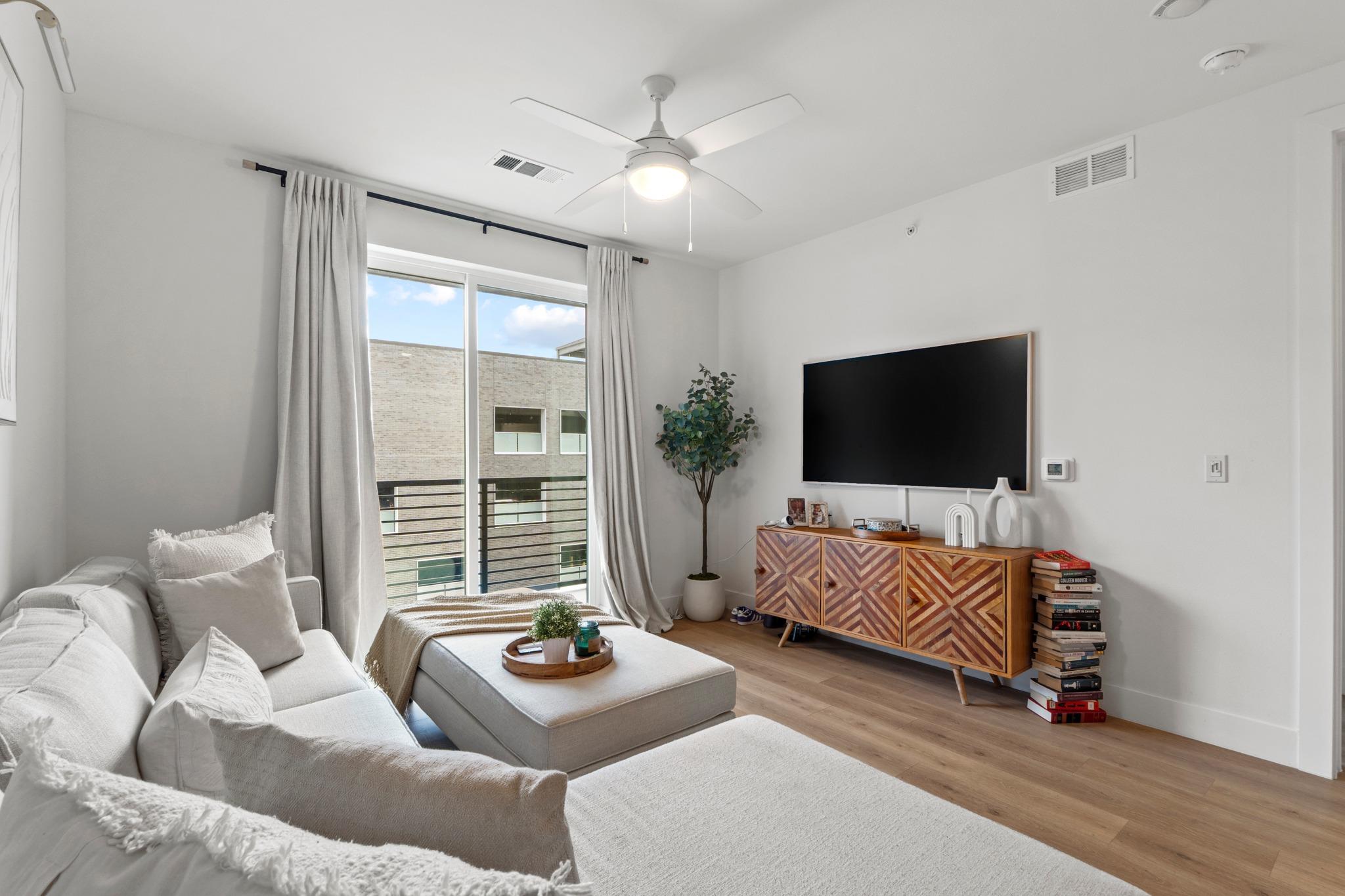 1701 Simond Ave # 401, Austin, TX 78723