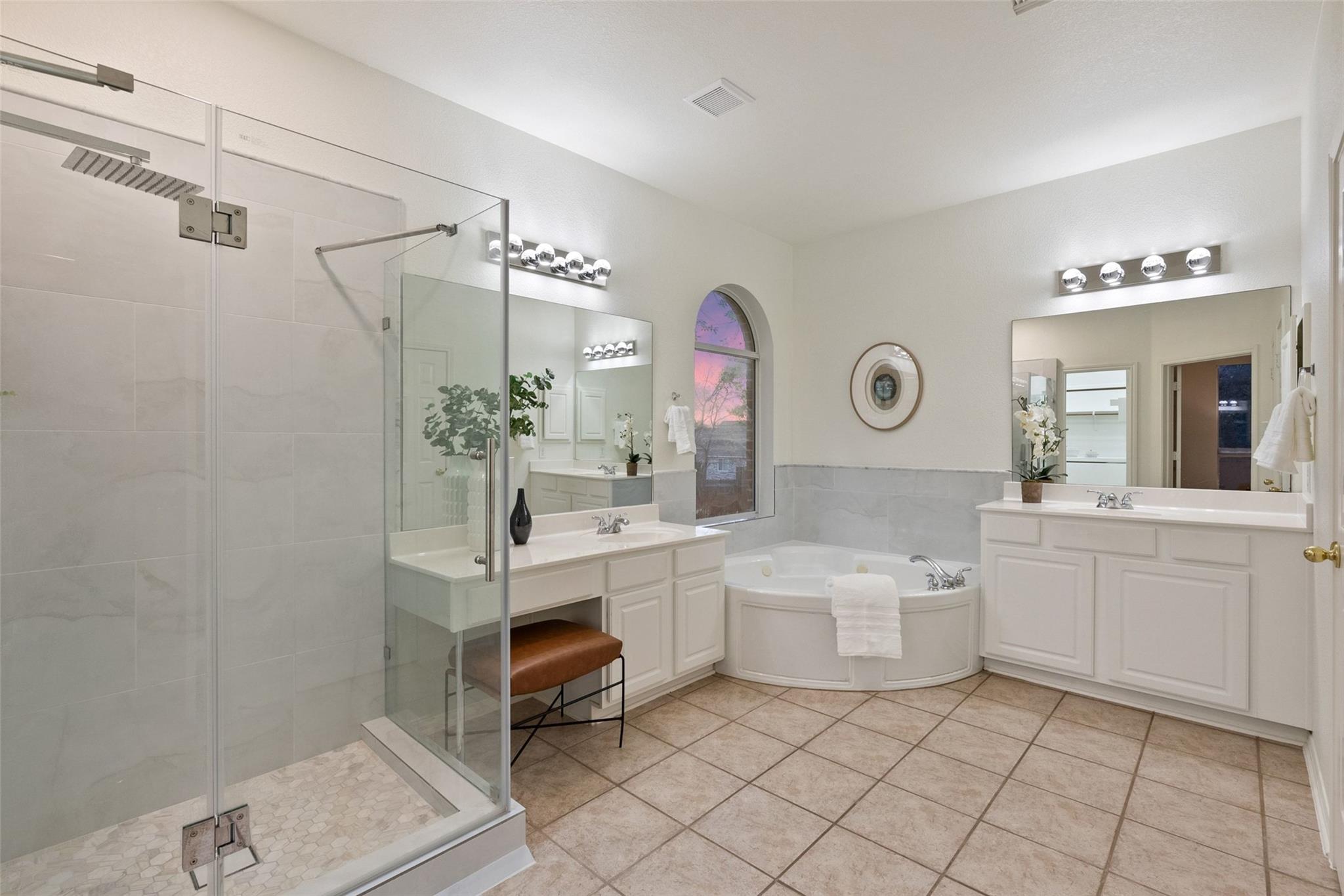 2950 LANTANA RIDGE Dr, Austin, TX 78732