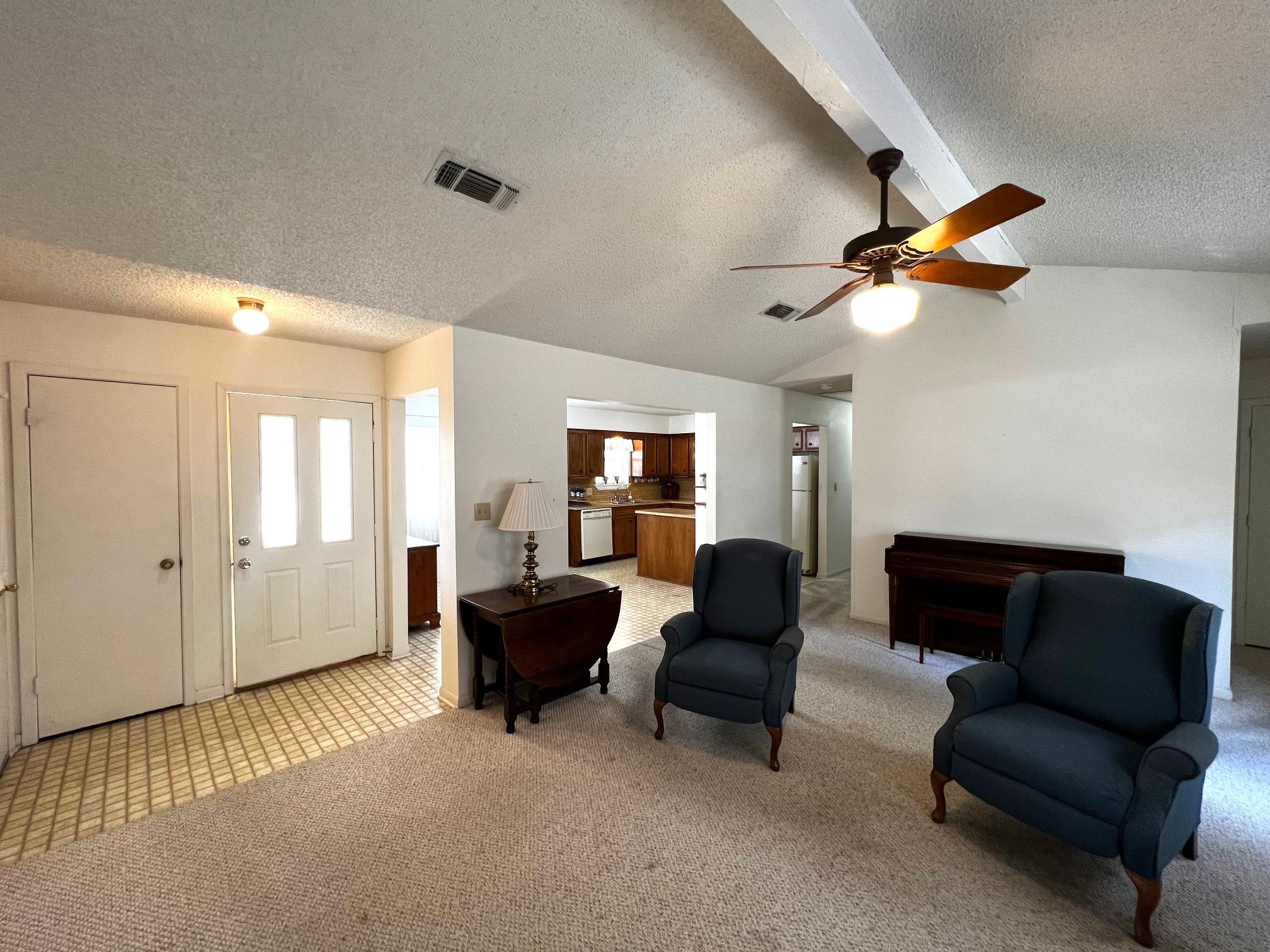 240 S Reed Cir, La Grange, TX 78945