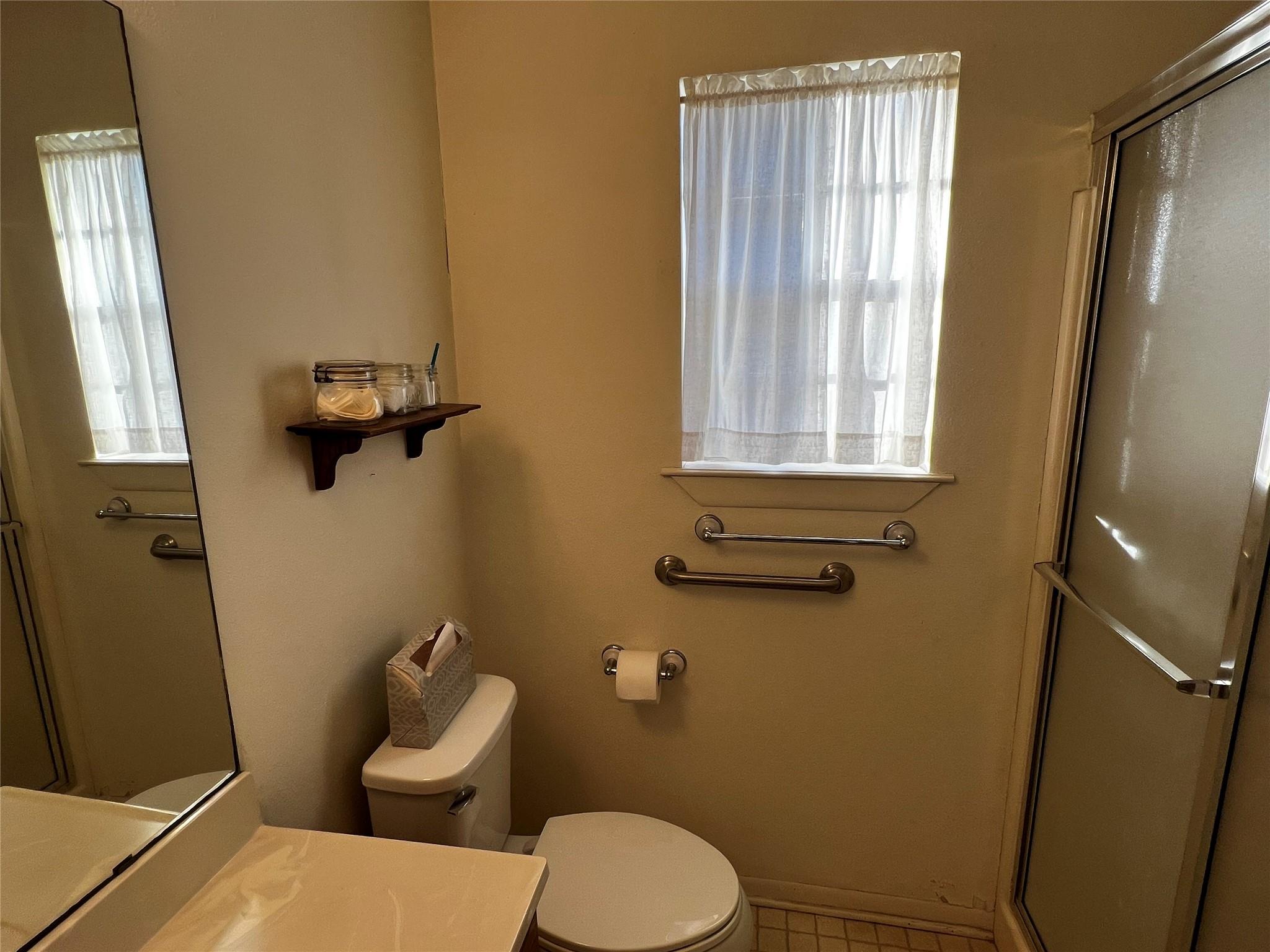 240 S Reed Cir, La Grange, TX 78945