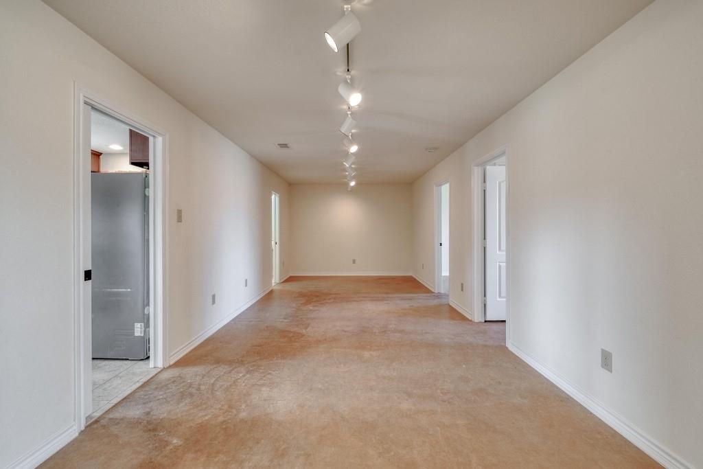 1073 Brushy Branch Rd, Lockhart, TX 78644