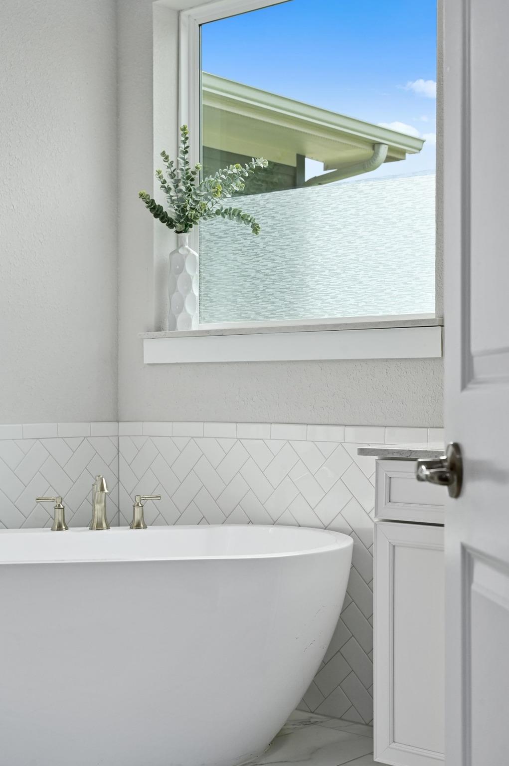 467 Cortaro Dr, Dripping Springs, TX 78620