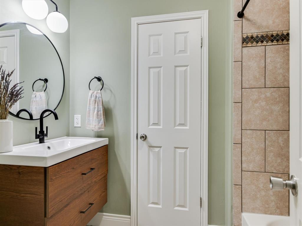 5405 Manor Rd, Austin, TX 78723