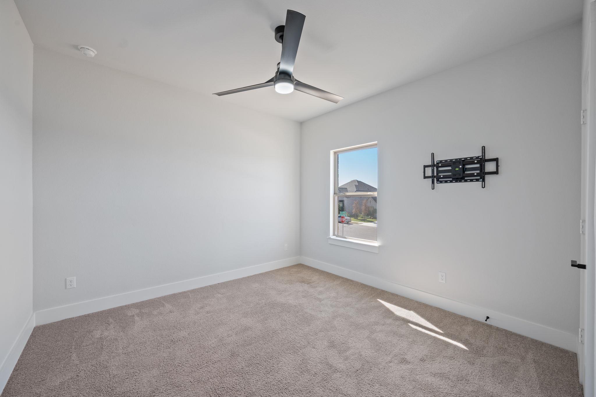 162 Groundhog Dr, Buda, TX 78610