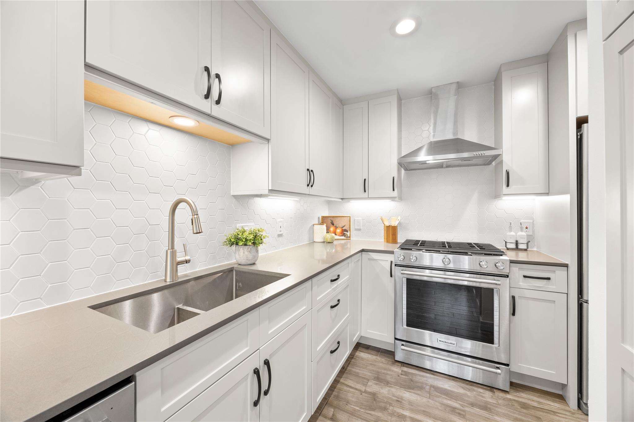 9710 Curlew Dr, Austin, TX 78748