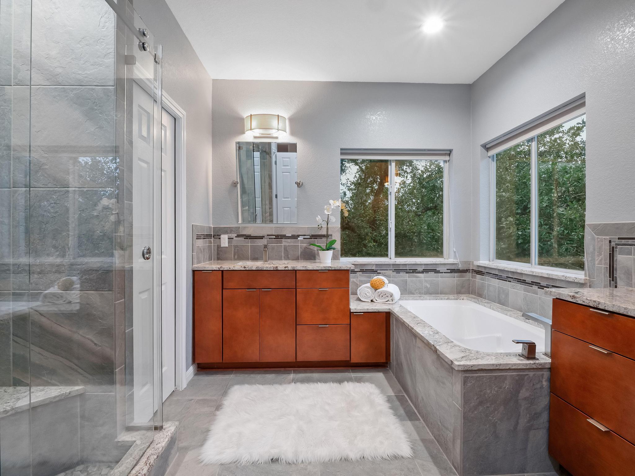 9402 Bluegrass Dr, Austin, TX 78759