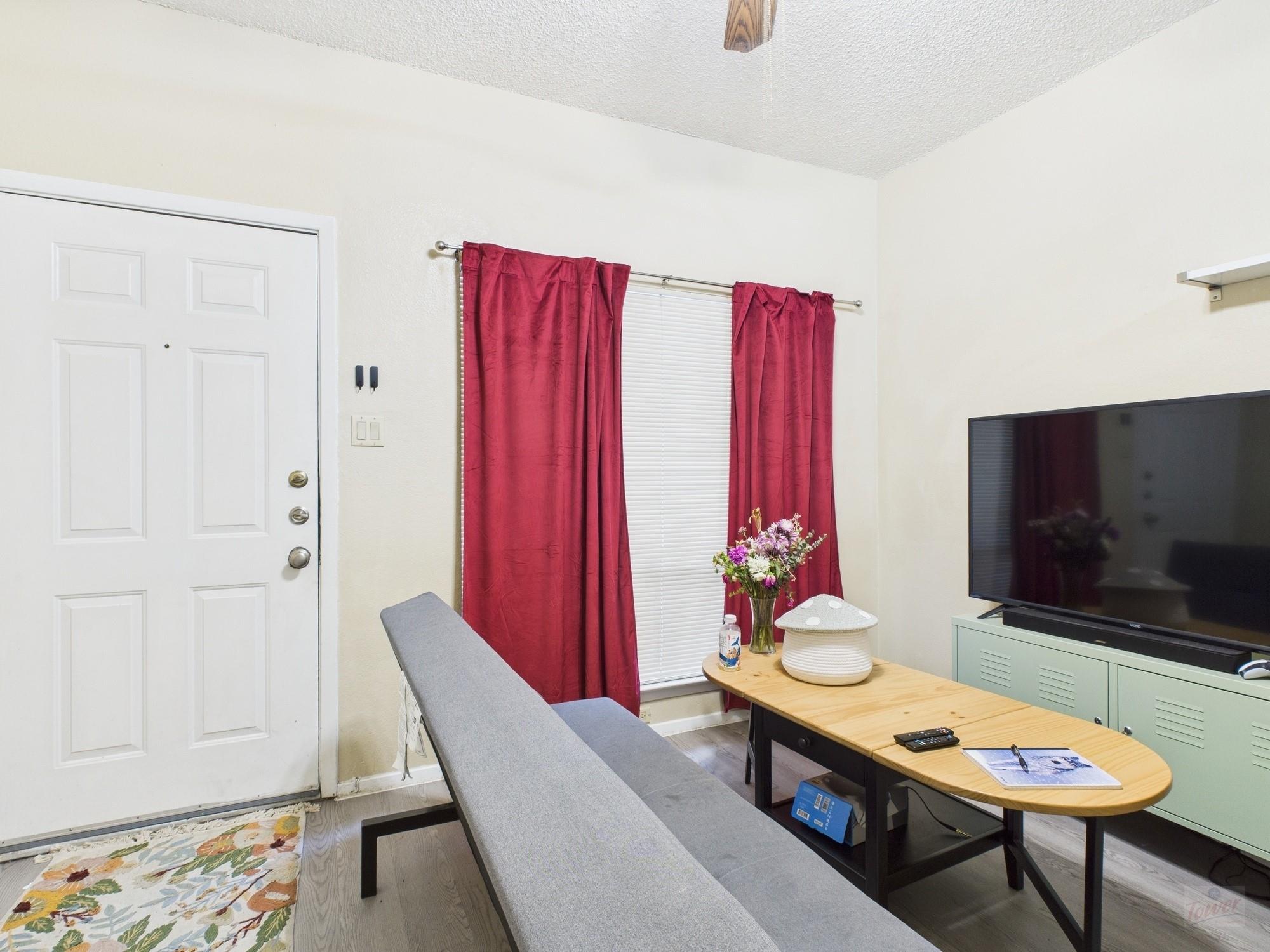 2815 Rio Grande St # 105, Austin, TX 78705