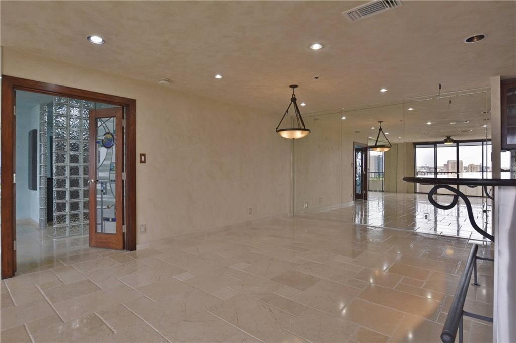 40 N Interstate 35 # 12C2, Austin, TX 78701