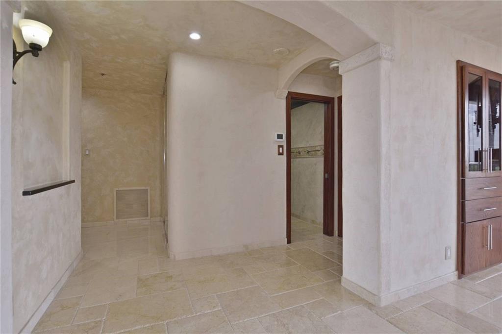 40 N Interstate 35 # 12C2, Austin, TX 78701