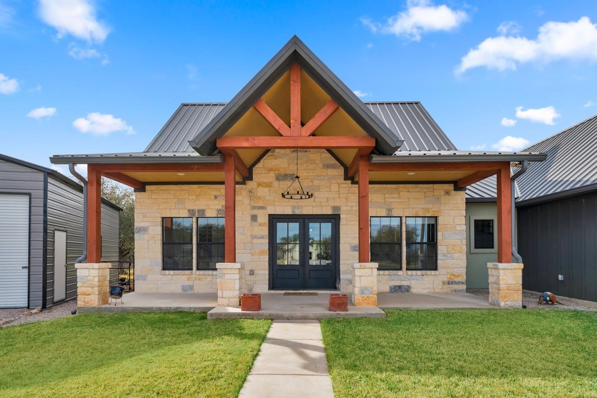 109 Lavonna Fox Dr, Burnet, TX 78611