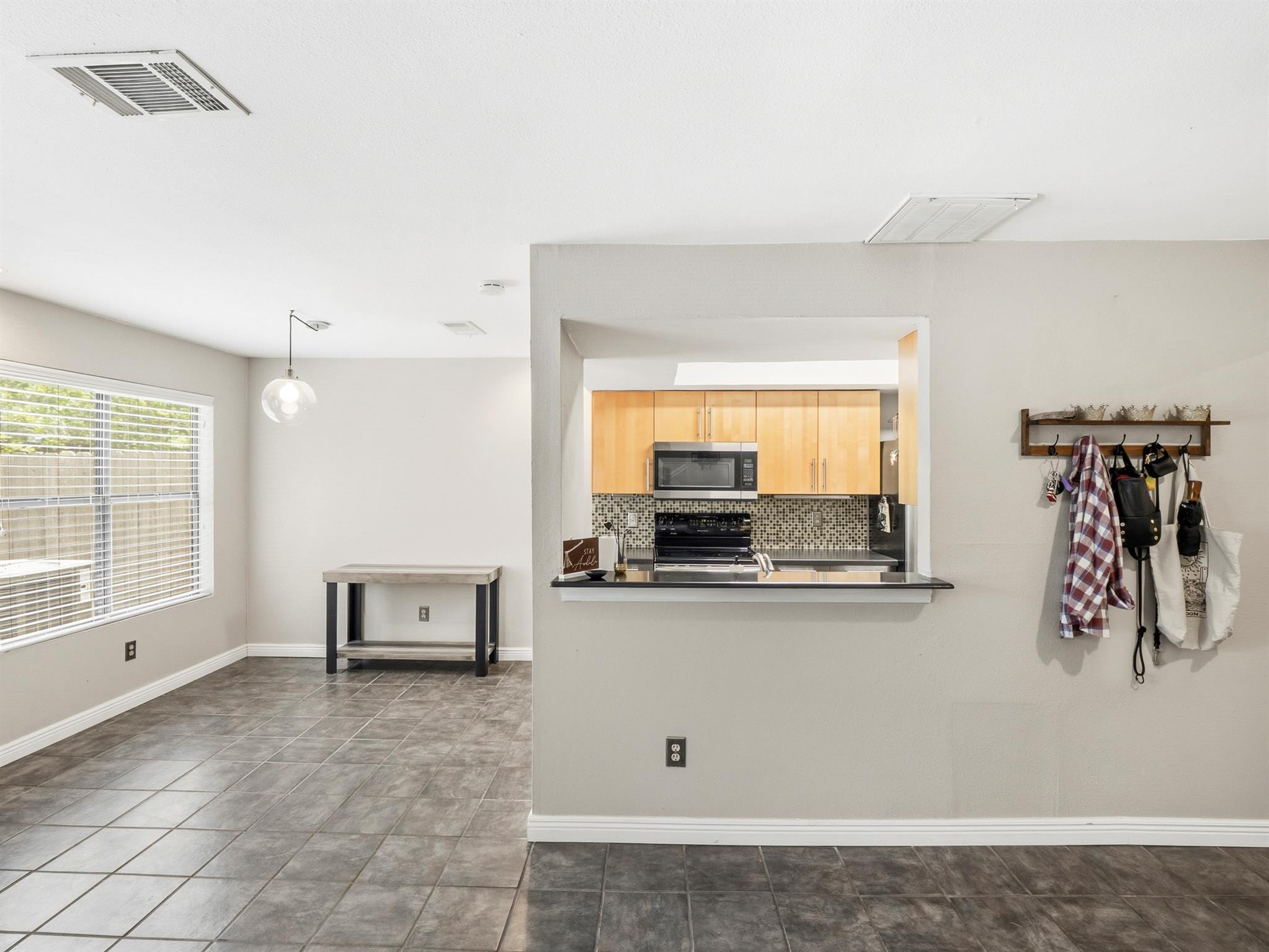 512 Eberhart Ln # 204, Austin, TX 78745