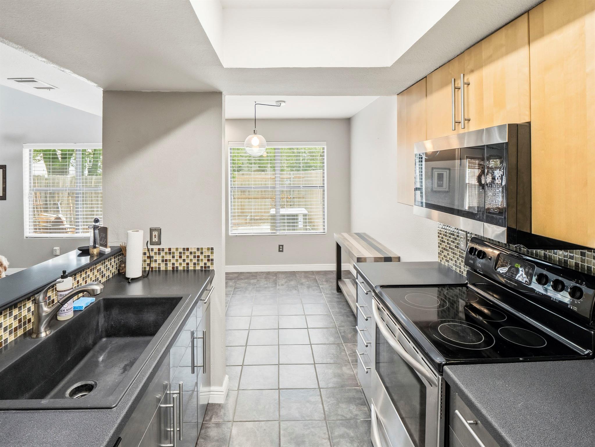 512 Eberhart Ln # 204, Austin, TX 78745