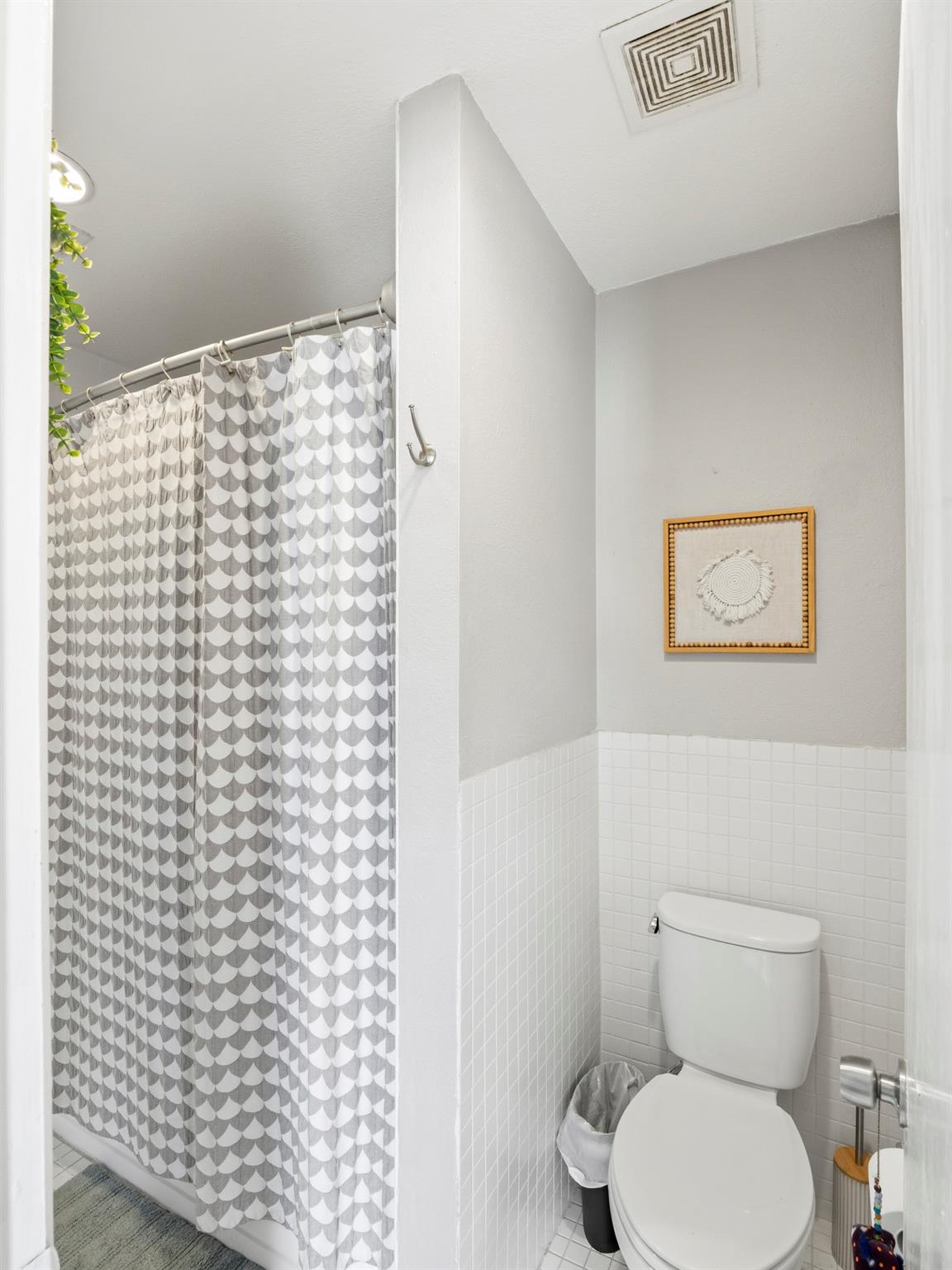 512 Eberhart Ln # 204, Austin, TX 78745