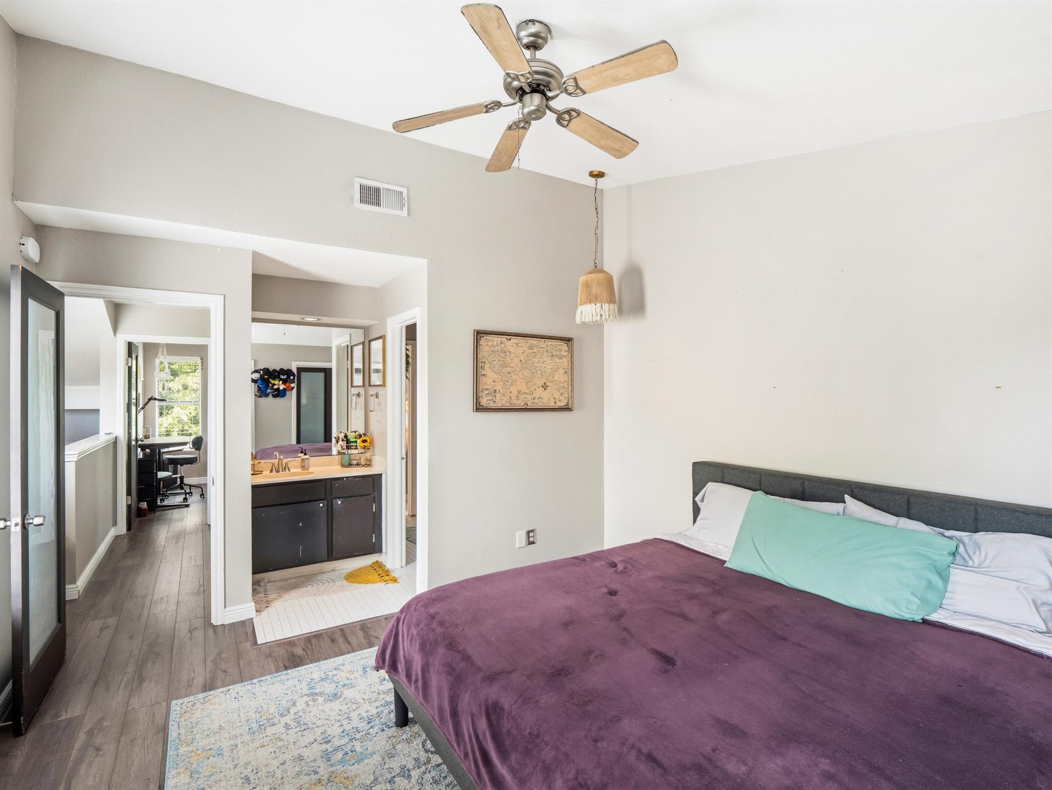 512 Eberhart Ln # 204, Austin, TX 78745