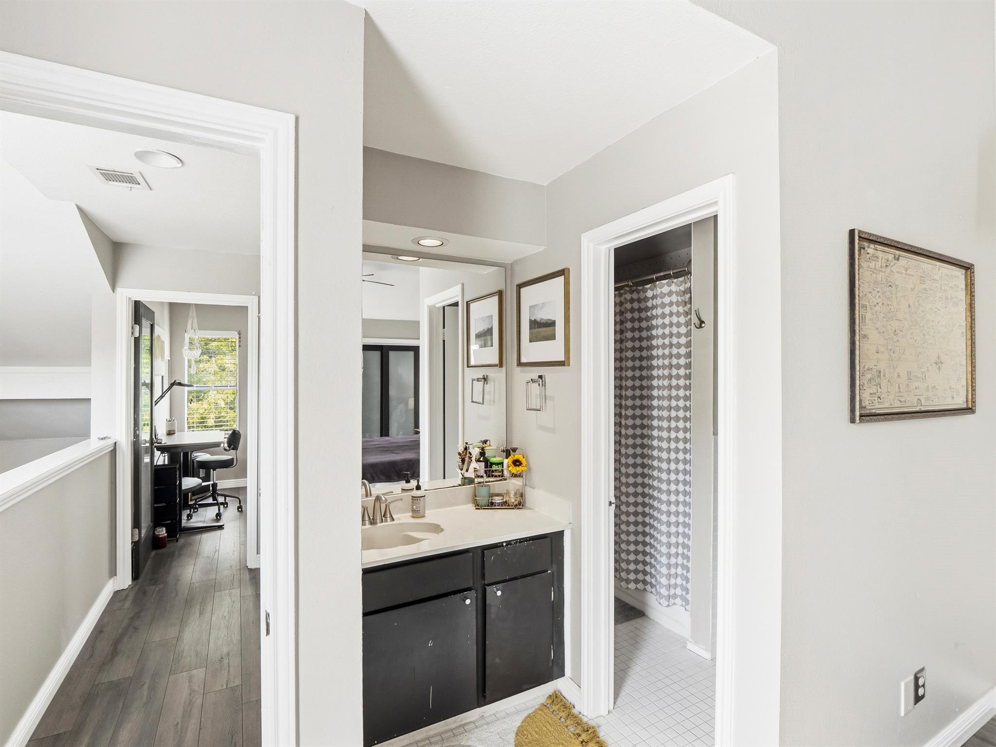 512 Eberhart Ln # 204, Austin, TX 78745