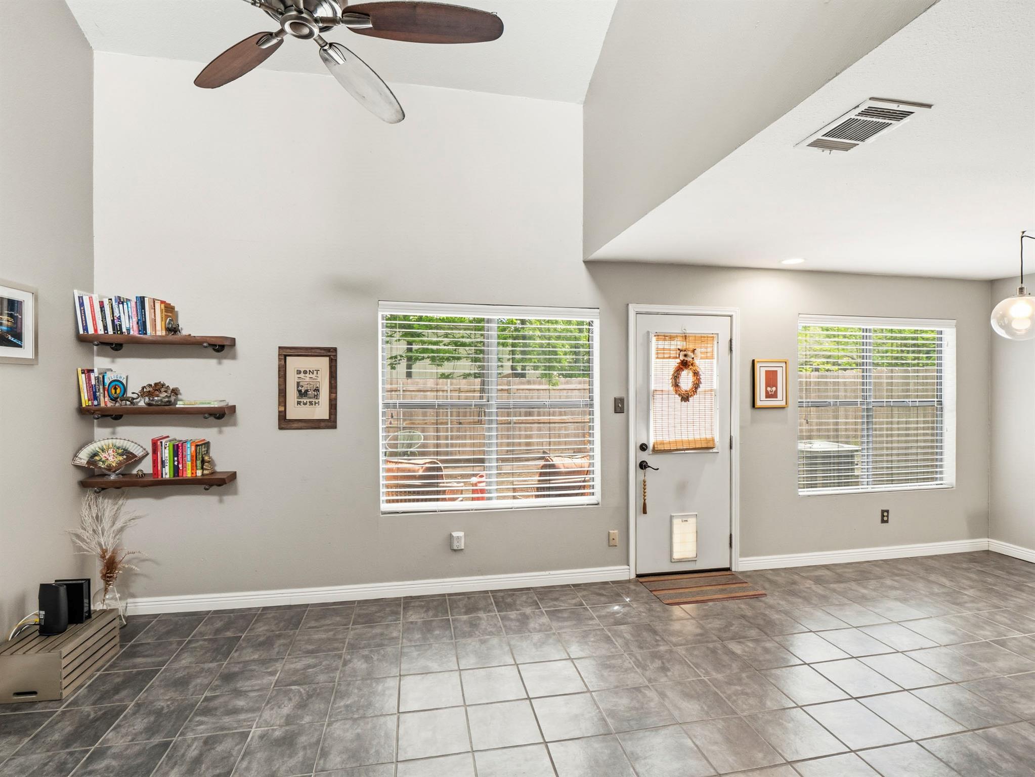 512 Eberhart Ln # 204, Austin, TX 78745