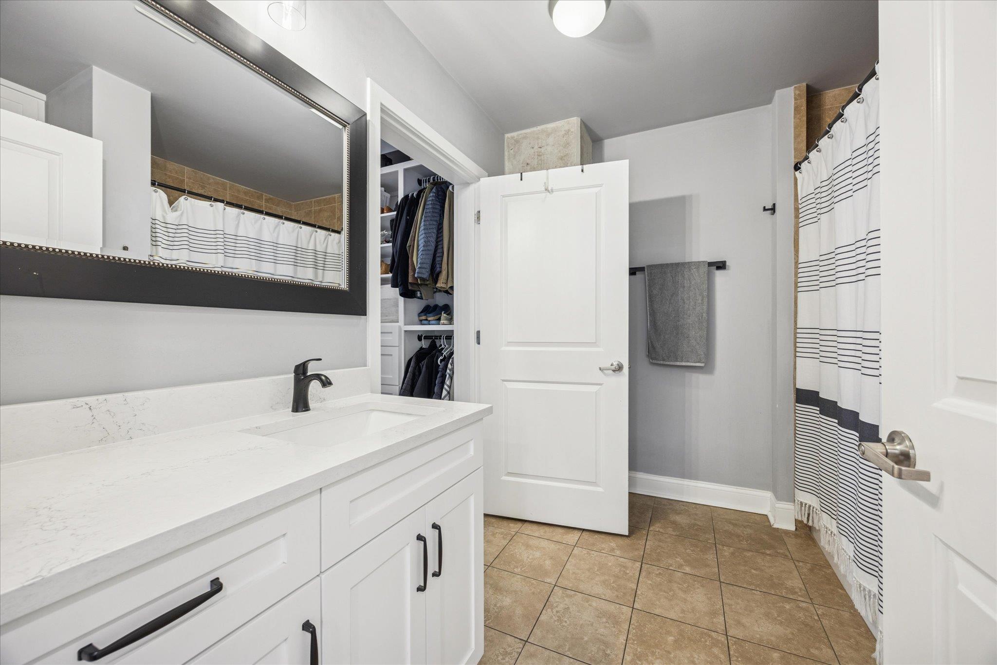 360 Nueces St # 4009, Austin, TX 78701