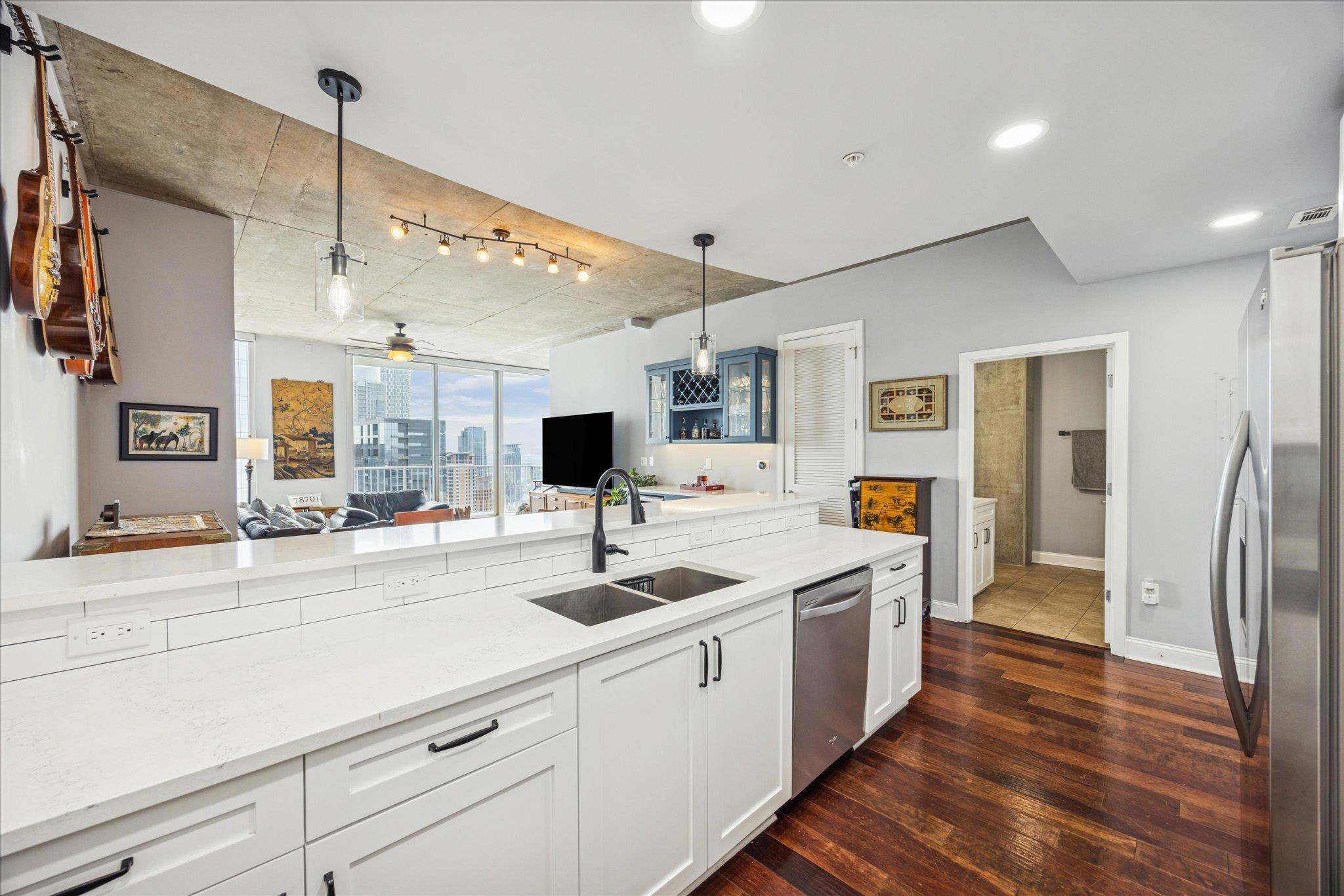 360 Nueces St # 4009, Austin, TX 78701