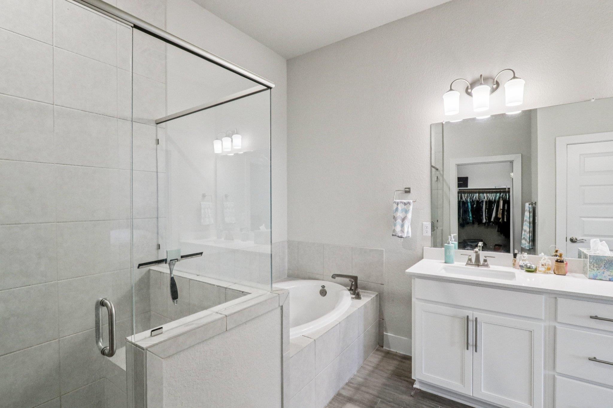 1141 Lucca Dr, Dripping Springs, TX 78620